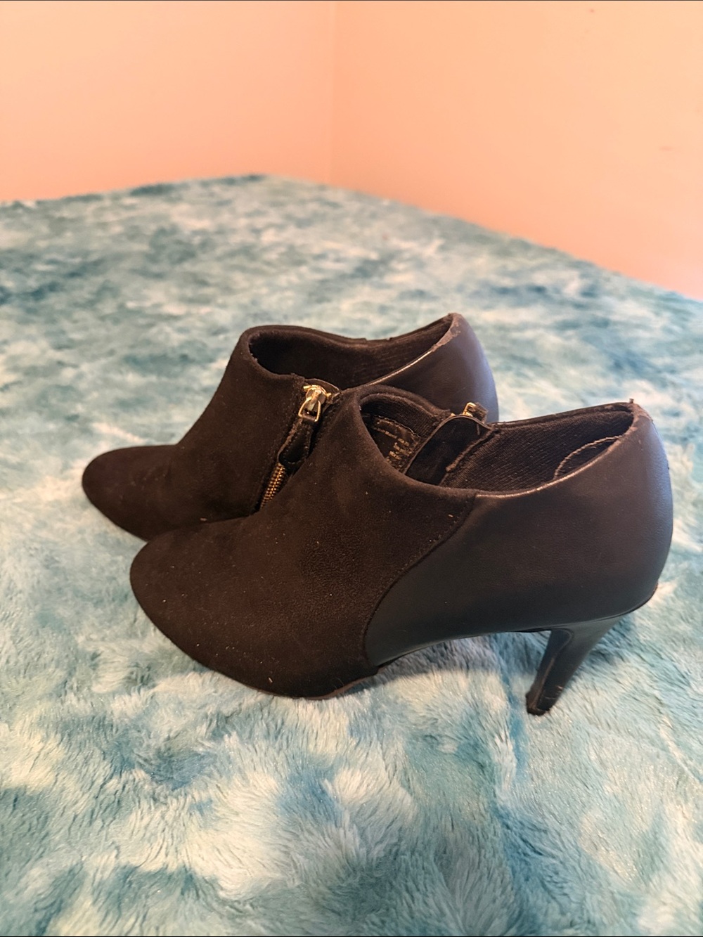 dexflex comfort Black Pointed Ankle Booties with Side Zip